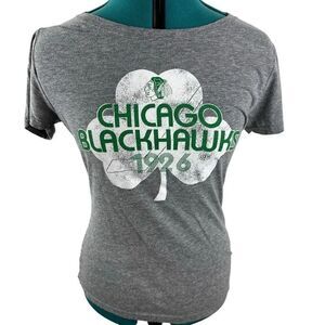 Chicago Blackhawks Shamrock Clover T-shirt - L